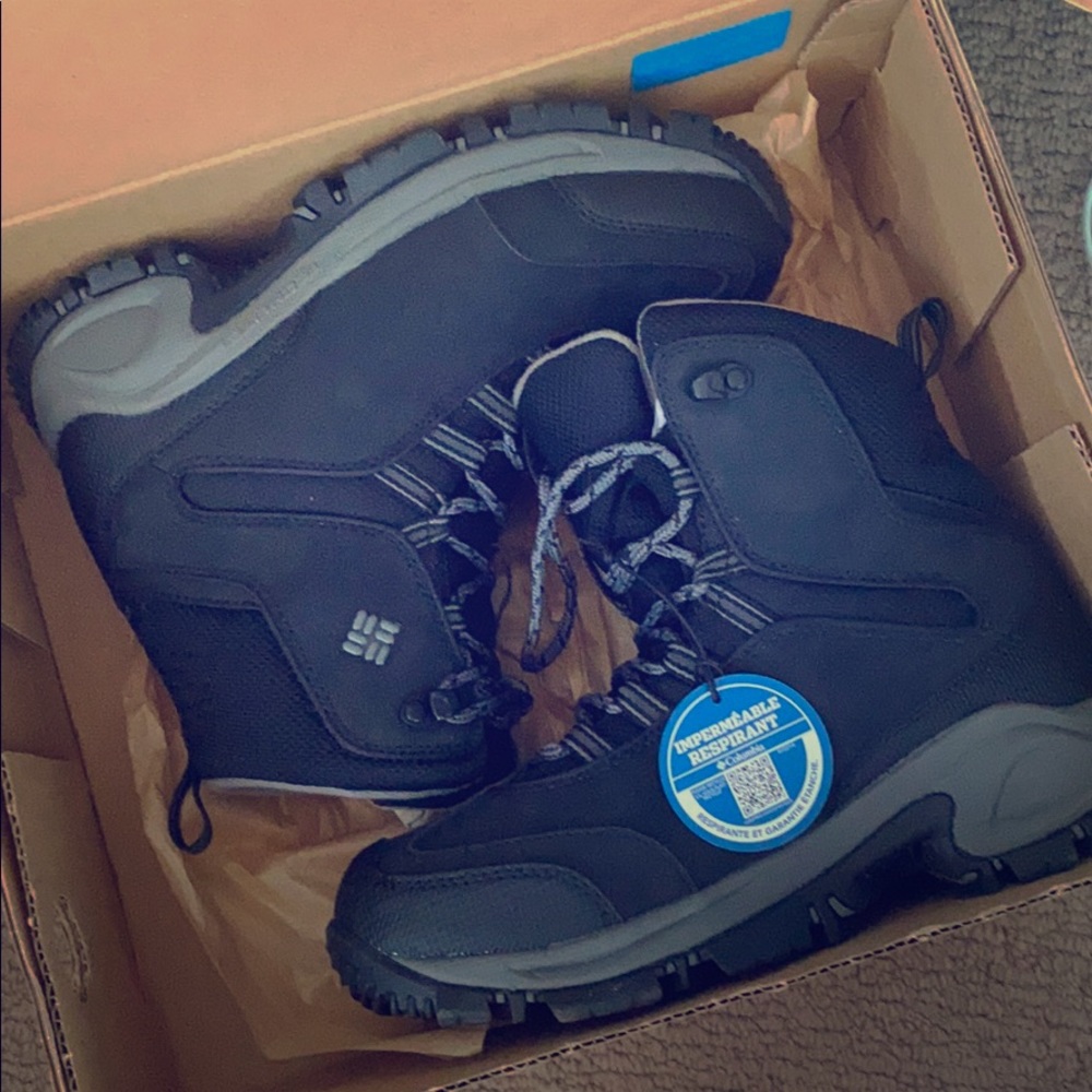 Brand New Columbia Snow/Hiking Boots